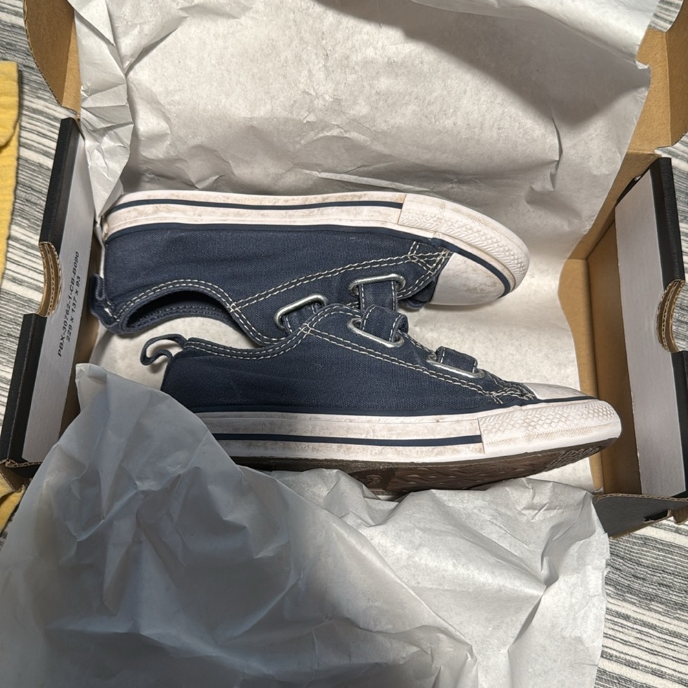 Velcro Infant Size 10 Converse Navy - Picture 8 of 9